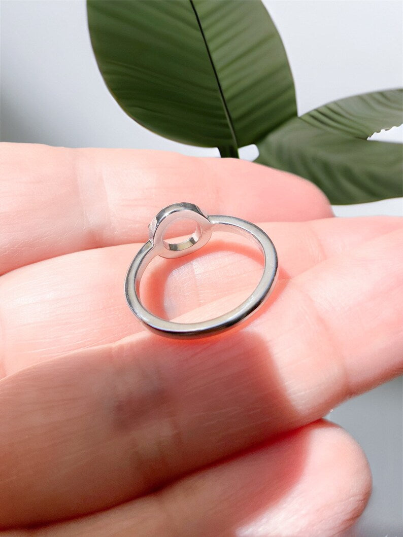 Open Circle Ring/ Diamond Circle of Life Ring with 3 Emerald Birthstones/ Family Eternity Ring/ Dainty Geometric Ring/ Minimalist Karma Ring