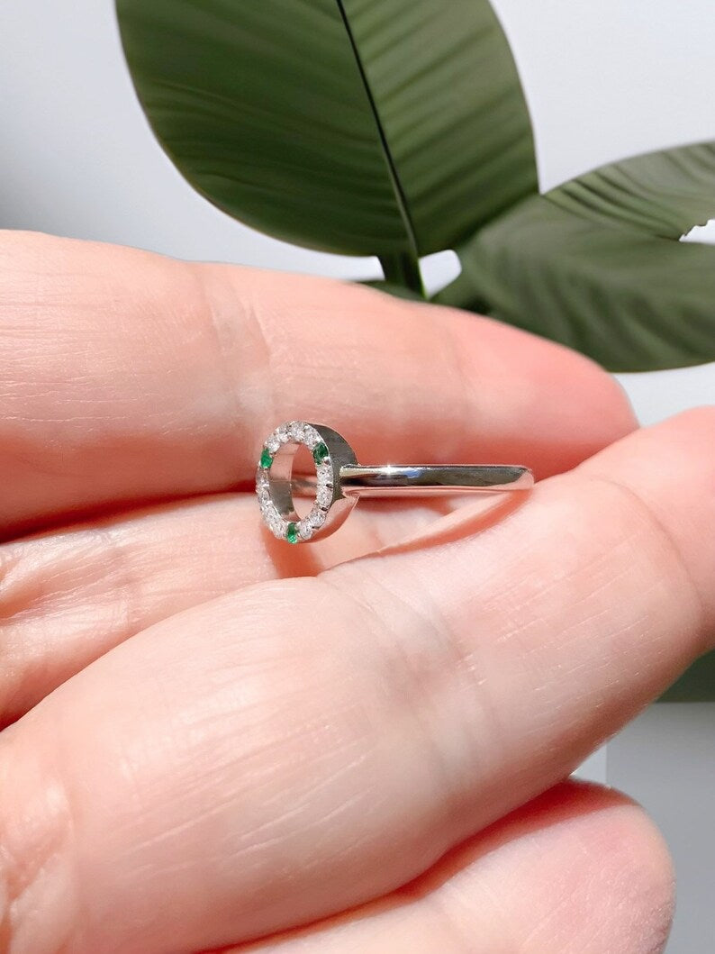 Open Circle Ring/ Diamond Circle of Life Ring with 3 Emerald Birthstones/ Family Eternity Ring/ Dainty Geometric Ring/ Minimalist Karma Ring