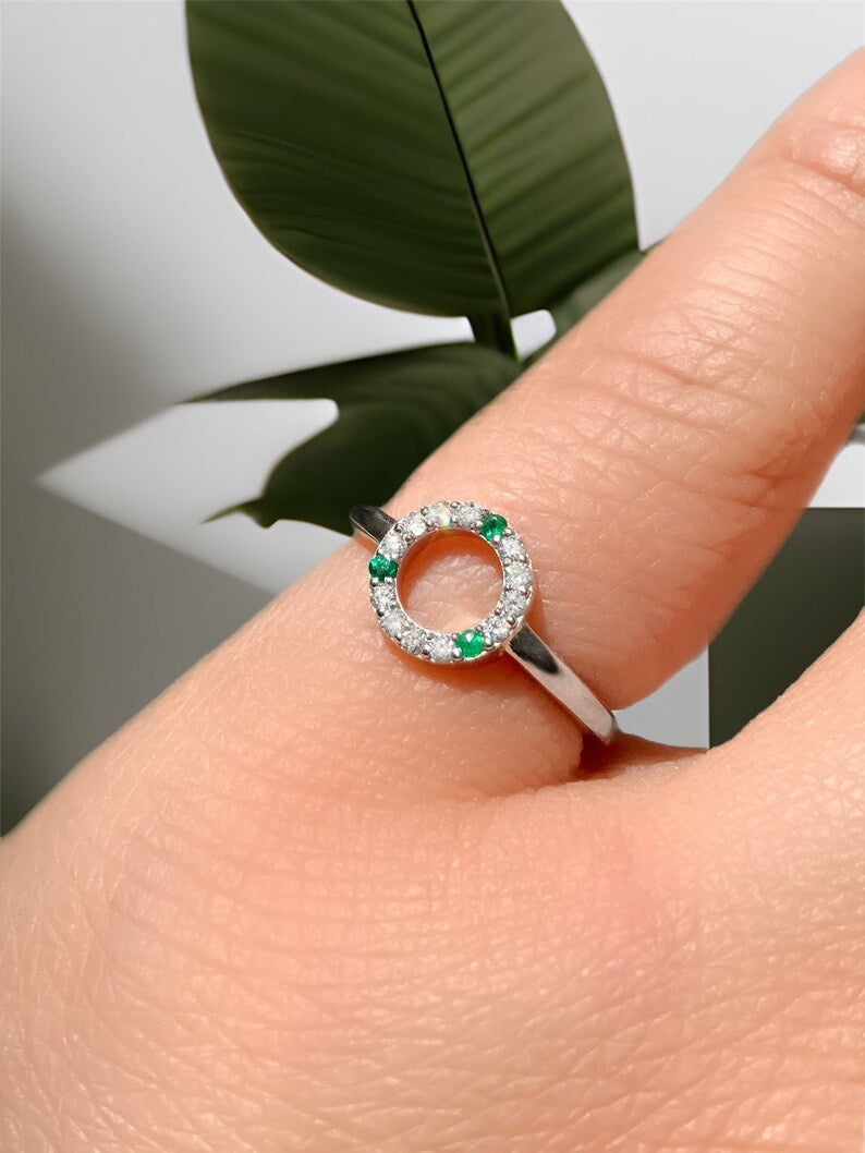 Open Circle Ring/ Diamond Circle of Life Ring with 3 Emerald Birthstones/ Family Eternity Ring/ Dainty Geometric Ring/ Minimalist Karma Ring